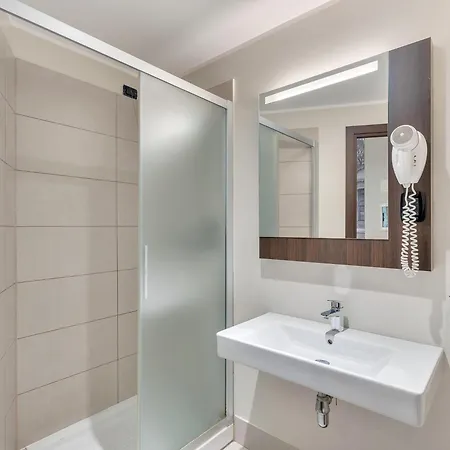 Hotel B&B Hotel Bergamo City 3*